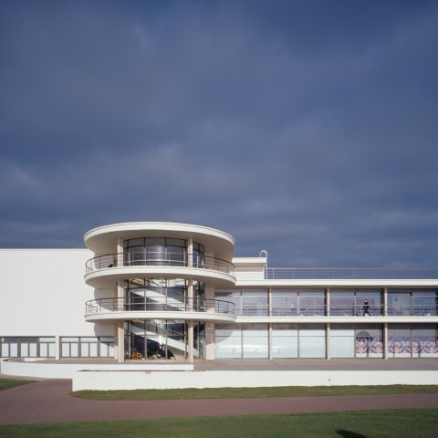 John McAslan + Partners. De La Warr Pavilion.