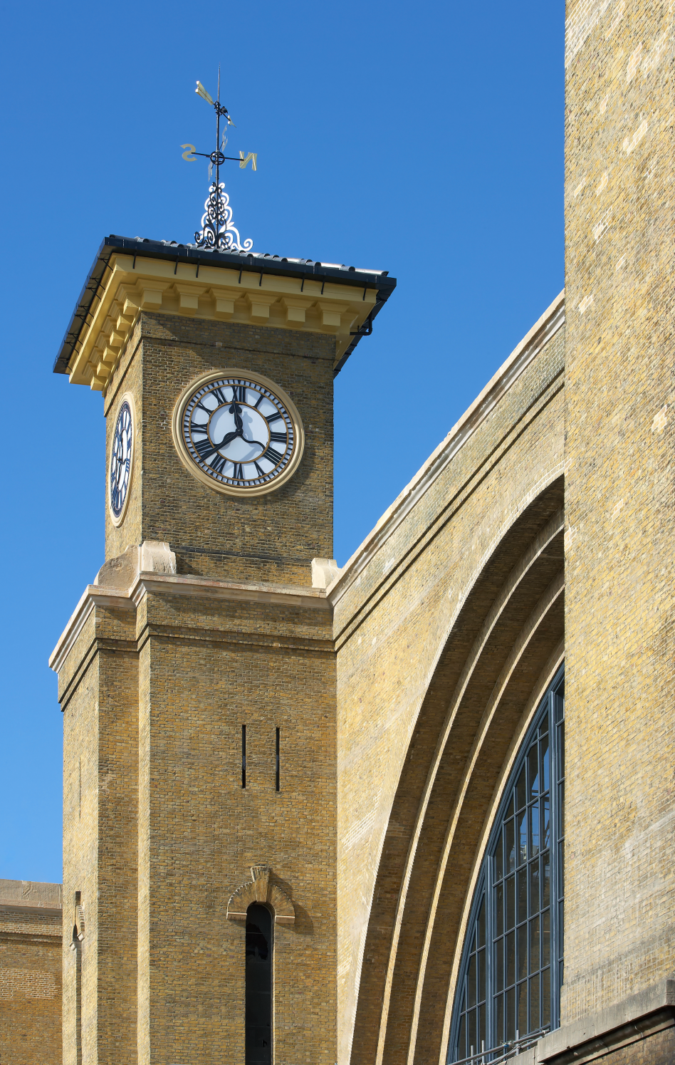 John McAslan + Partners. King's Cross Station. Cafe.